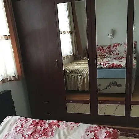 Lovely With Free Parking Apartment